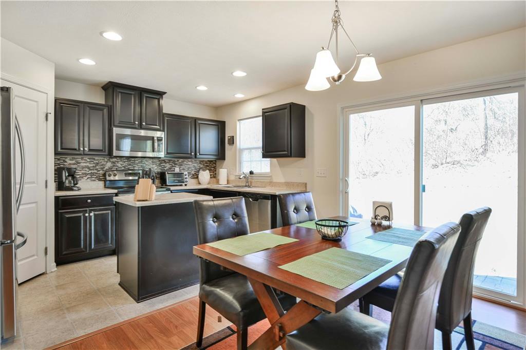 264 Long Ridge Drive Coraopolis, PA 15108 - Photo 8 of 25 Gallery Image 8