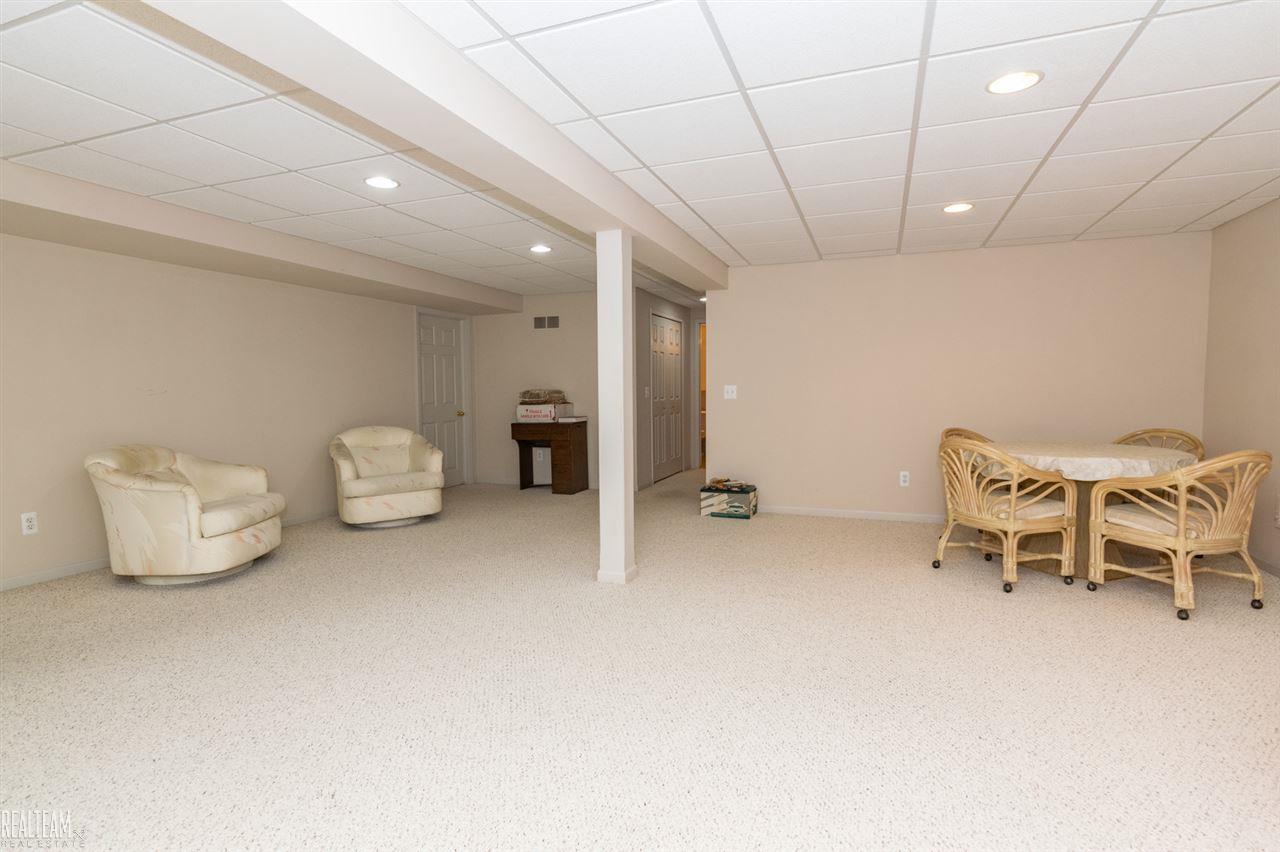 947 Churchill Circle Rochester, MI 48307 - Photo 28 of 35 50009940-27.JPG