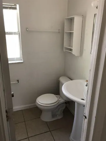 $1,300 | 2404 Surrey Street, Tallahassee, FL 32304