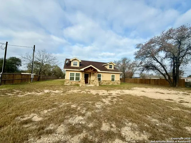 $2,100 | 144 County Road 6813, Natalia, TX 78059