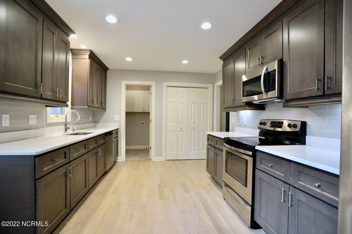 2701 Wentworth Circle Pinehurst, NC 28374 - Photo 11 of 30 16543496691047