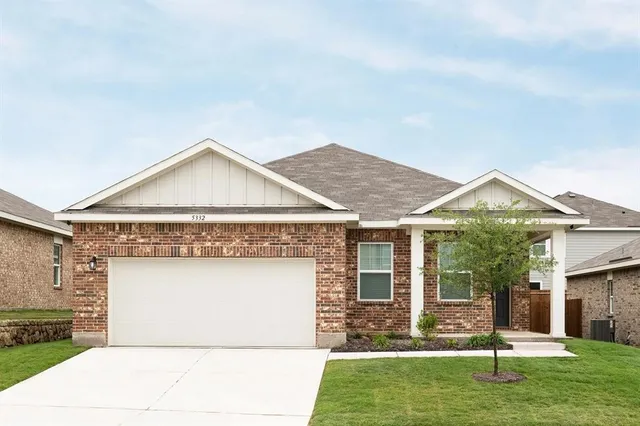 $299,990 | 8340 Sniptoe Drive, Fort Worth, TX 76179