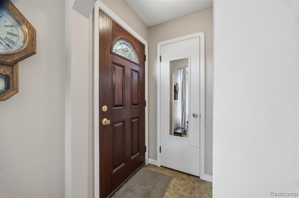 23636 Edward Street Dearborn, MI 48128 - Photo 10 of 39
