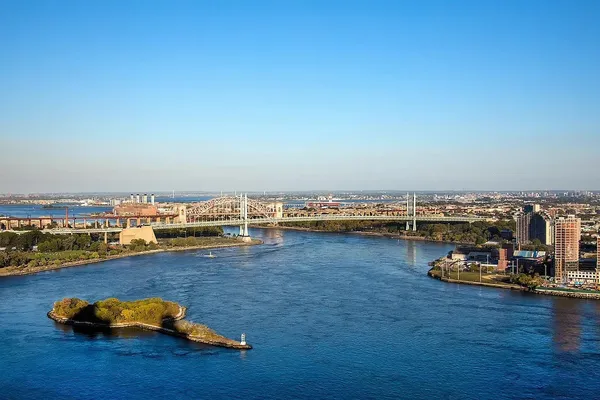 $5,495 | 1735 York Avenue, Unit 17F | Upper East Side