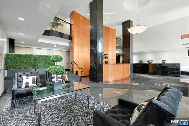 $2,550 | 1590 Anderson Avenue, Unit 22F, Fort Lee, NJ 07024