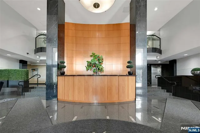 $2,550 | 1590 Anderson Avenue, Unit 22F, Fort Lee, NJ 07024