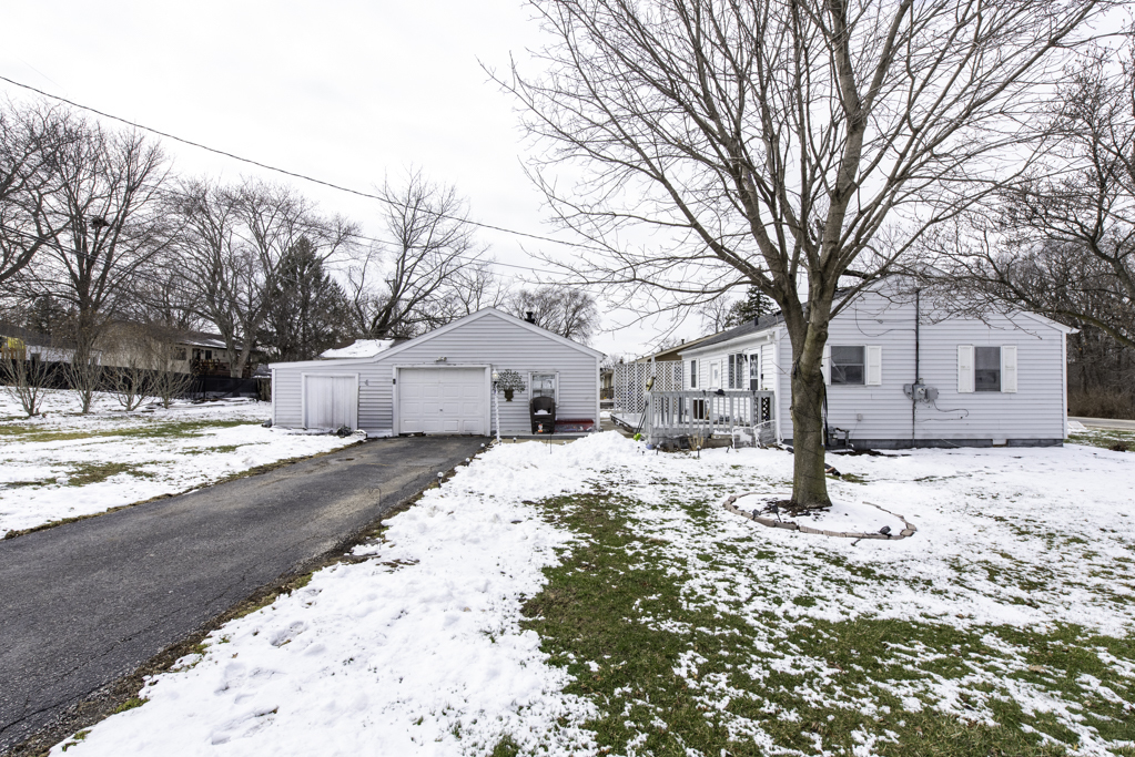 10383 West Yorkhouse Road Beach Park, IL 60087 - Photo 3 of 19