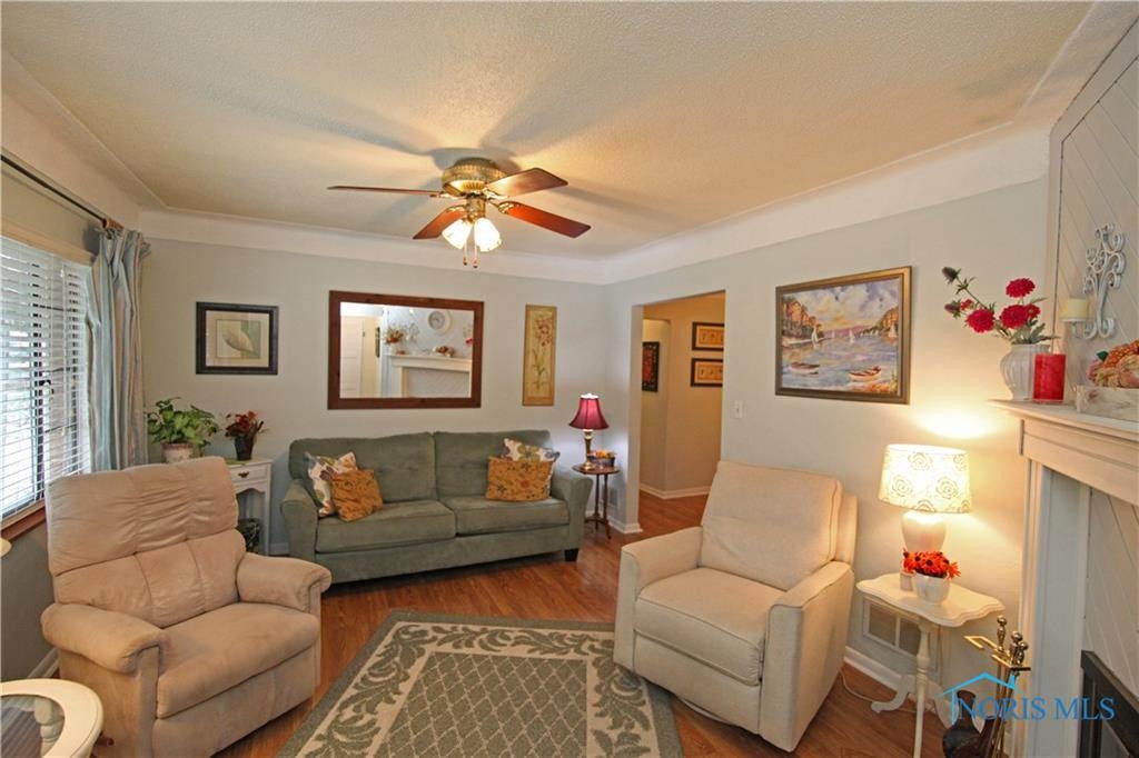 2036 Sandown Road Toledo, OH 43615 - Photo 3 of 18 Gallery Image 3