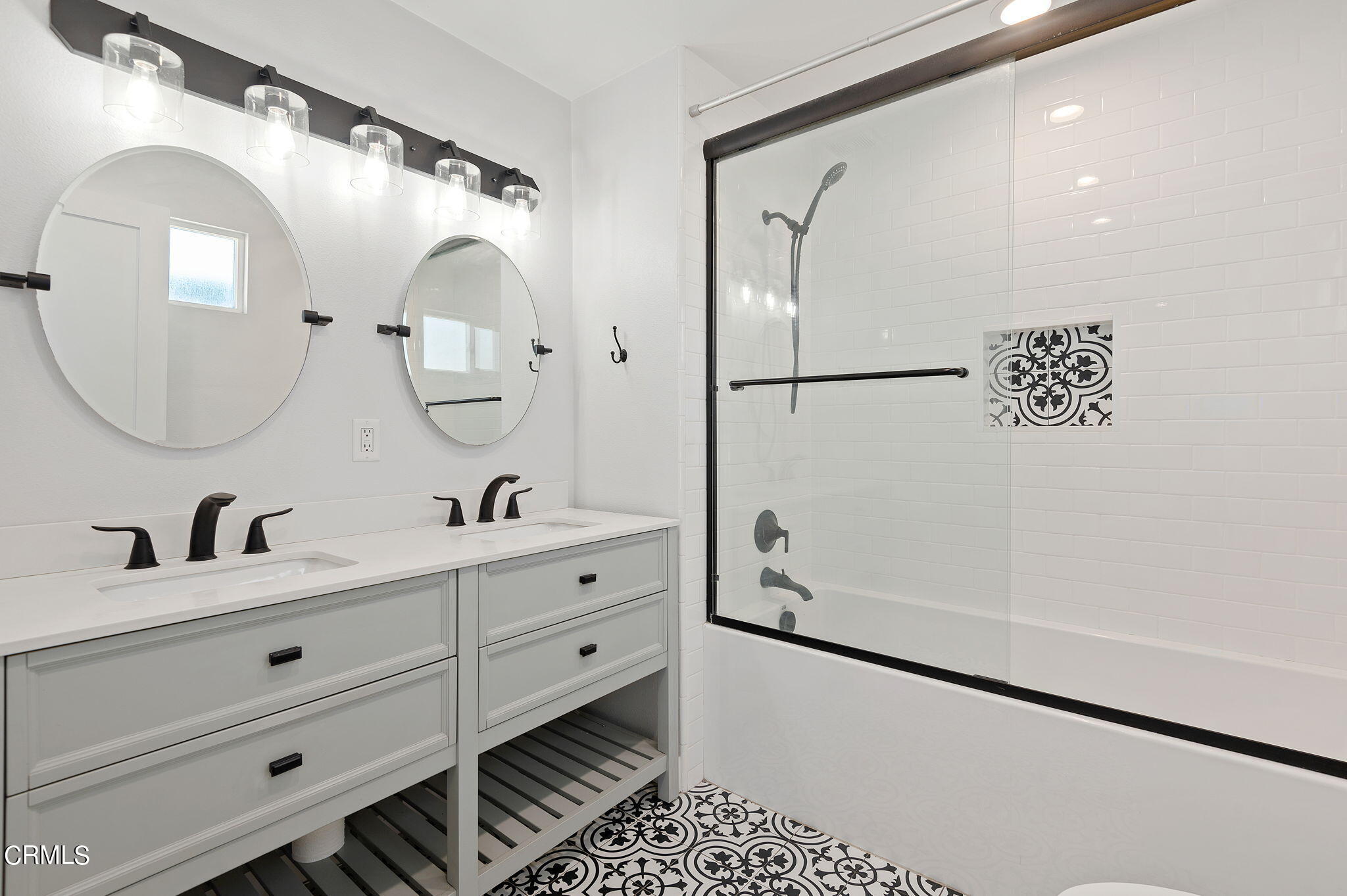 2364 Jardin Drive Oxnard, CA 93036 - Photo 11 of 20 15-web-or-mls-15 - Primary Bathroom