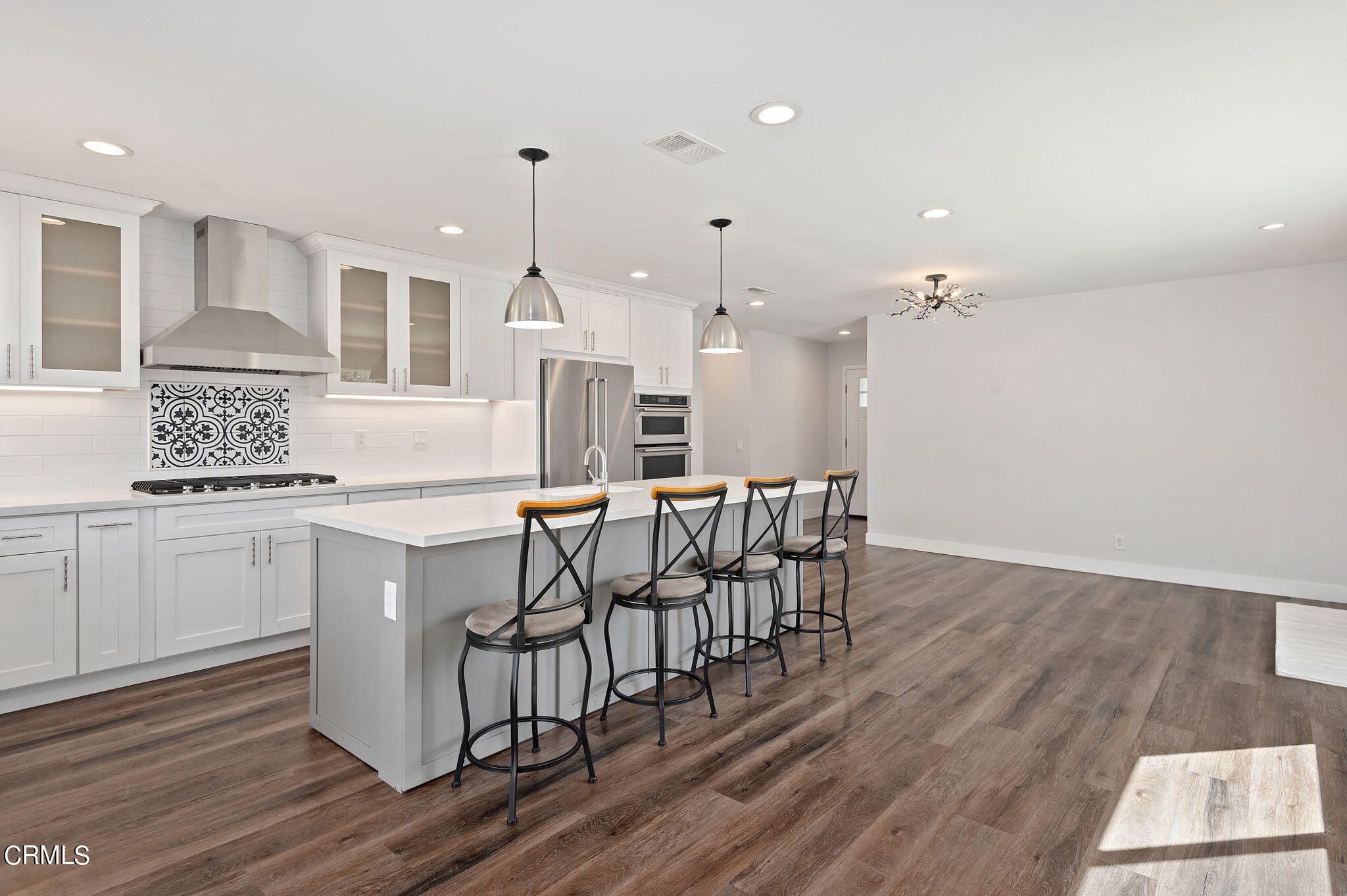 2364 Jardin Drive Oxnard, CA 93036 - Photo 5 of 20 7-web-or-mls-07 - Dining - Kitchen