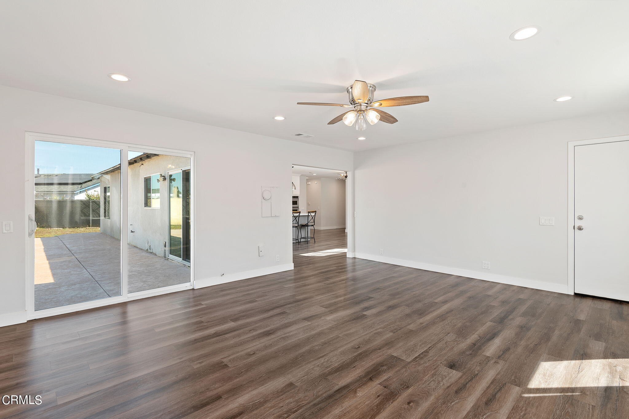 2364 Jardin Drive Oxnard, CA 93036 - Photo 7 of 20 11-web-or-mls-11 - Family Room