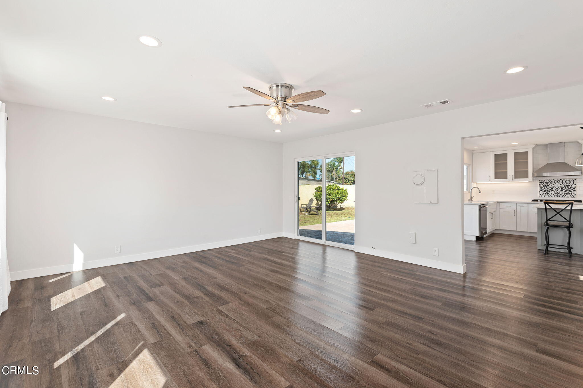 2364 Jardin Drive Oxnard, CA 93036 - Photo 8 of 20 10-web-or-mls-10 - Family Room