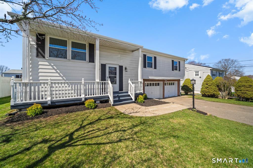 25 Greenview Drive Waterbury, CT 06708 - Photo 2 of 20