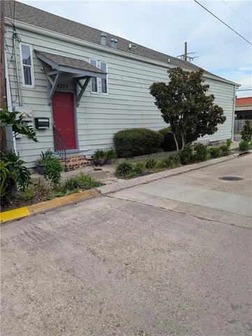 $1,375 | 4209 Magnolia Street, New Orleans, LA 70115