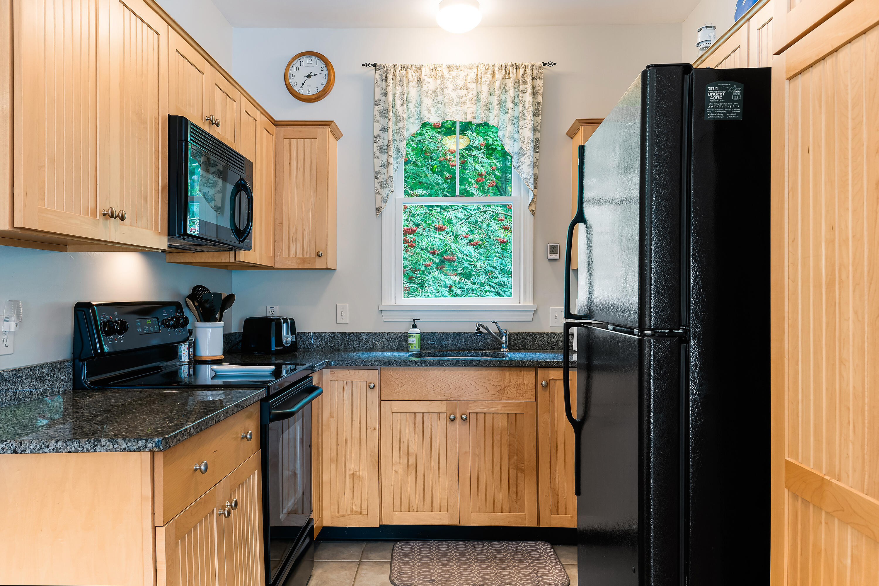 454 Post Road, Unit 130 Wells, ME 04090 - Photo 21 of 46 Granite Counters