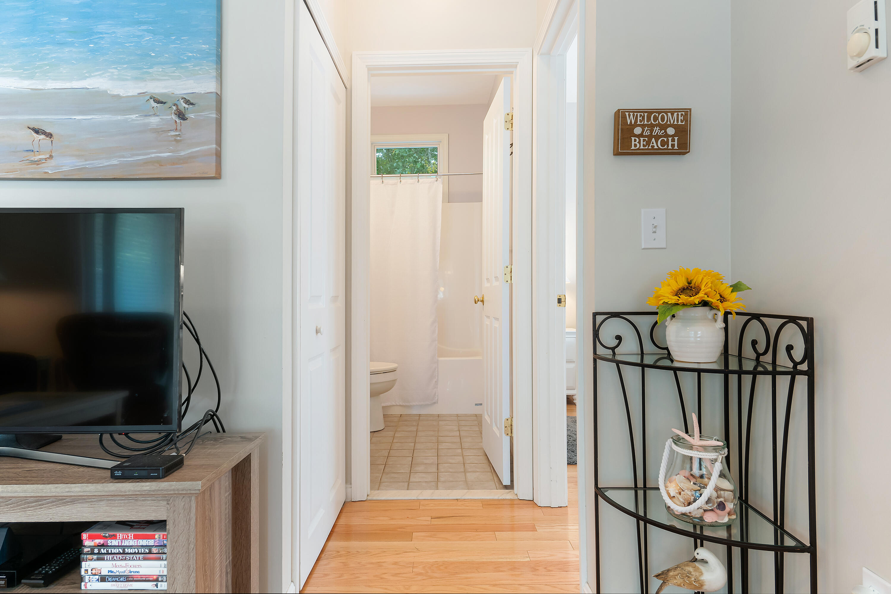 454 Post Road, Unit 130 Wells, ME 04090 - Photo 25 of 46 Hallway to Bath