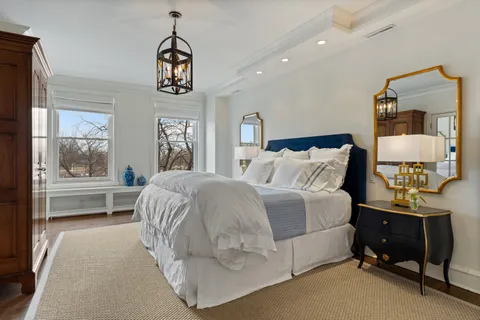 $1,000,000 | 3500 North Lake Shore Drive, Unit 3C, Chicago, IL 60657