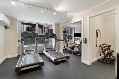 $1,000,000 | 3500 North Lake Shore Drive, Unit 3C, Chicago, IL 60657