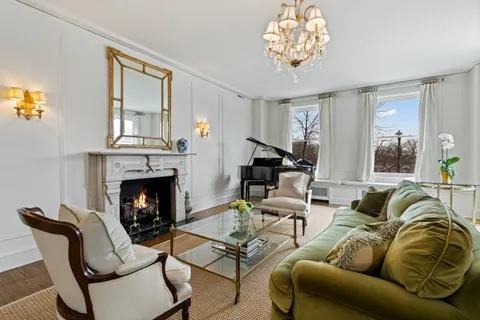 $1,000,000 | 3500 North Lake Shore Drive, Unit 3C, Chicago, IL 60657