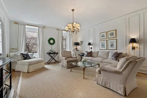 $1,000,000 | 3500 North Lake Shore Drive, Unit 3C, Chicago, IL 60657