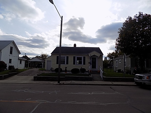 1049 North 2nd Street Decatur, IN 46733 - Photo 2 of 29
