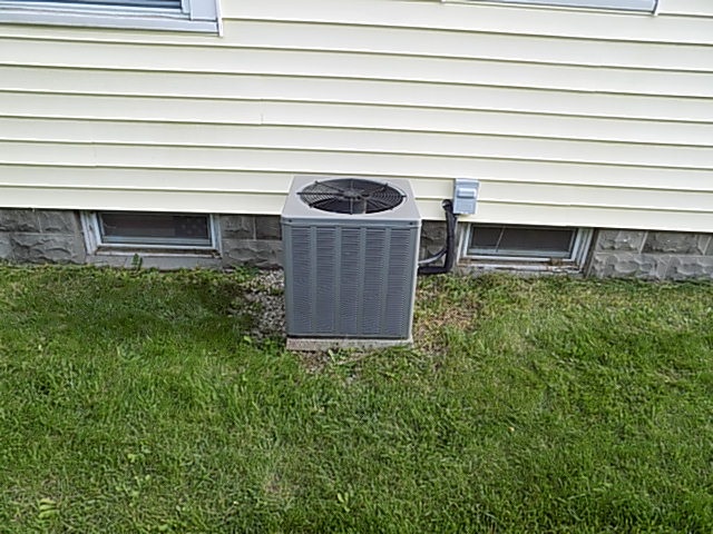 1049 North 2nd Street Decatur, IN 46733 - Photo 4 of 29