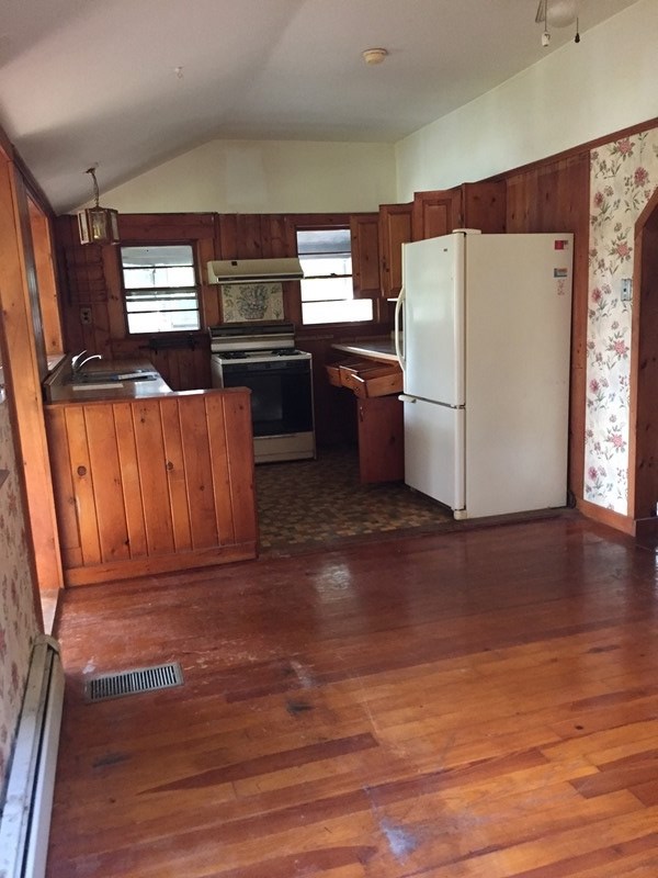 32 New Boston Road Kingston, NH 03848 - Photo 9 of 17