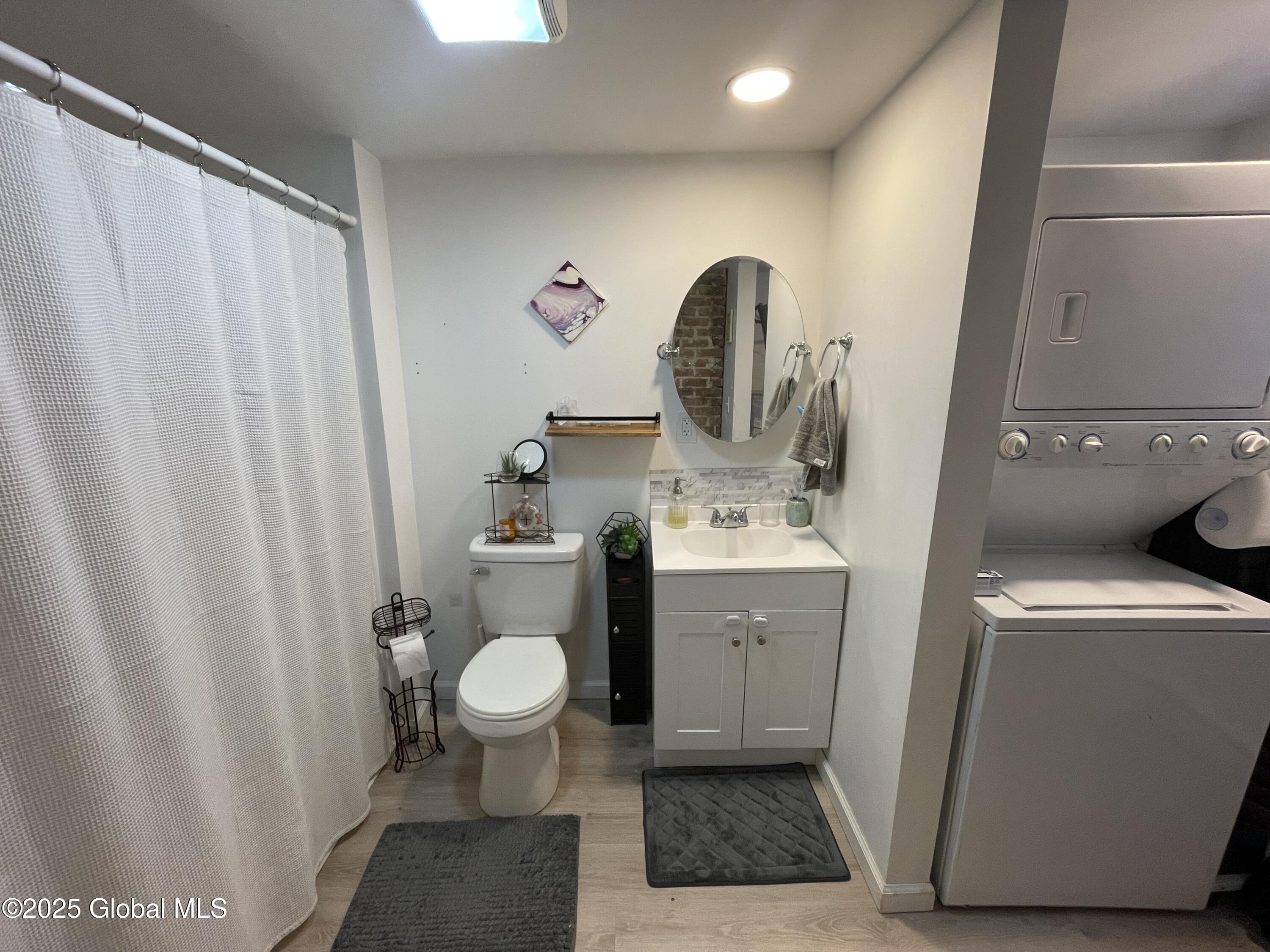 934 Broadway Rensselaer, NY 12144 - Photo 13 of 16 2nd Floor Bathroom