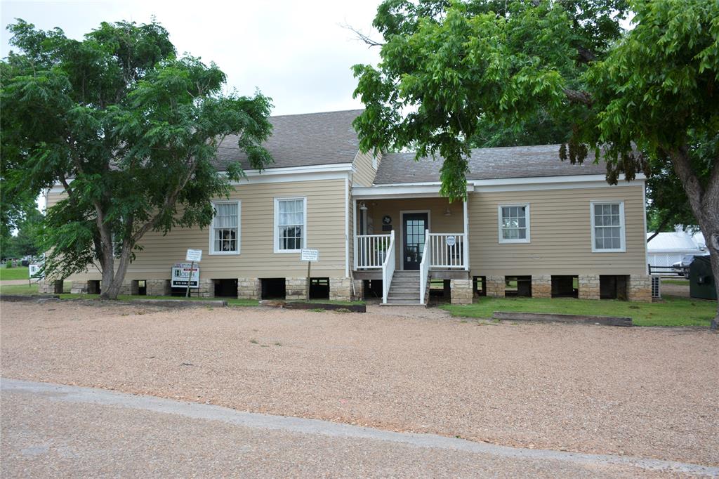 105 West Austin St  