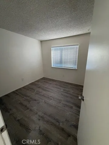 a view of a parking area