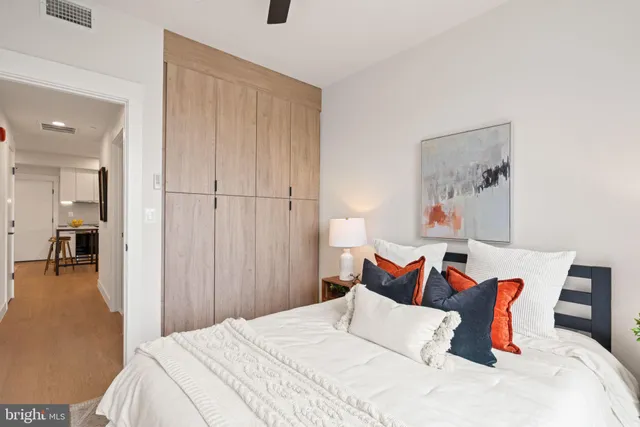 $518,000 | 733 8th Street Southeast, Unit 202, Washington, DC 20003