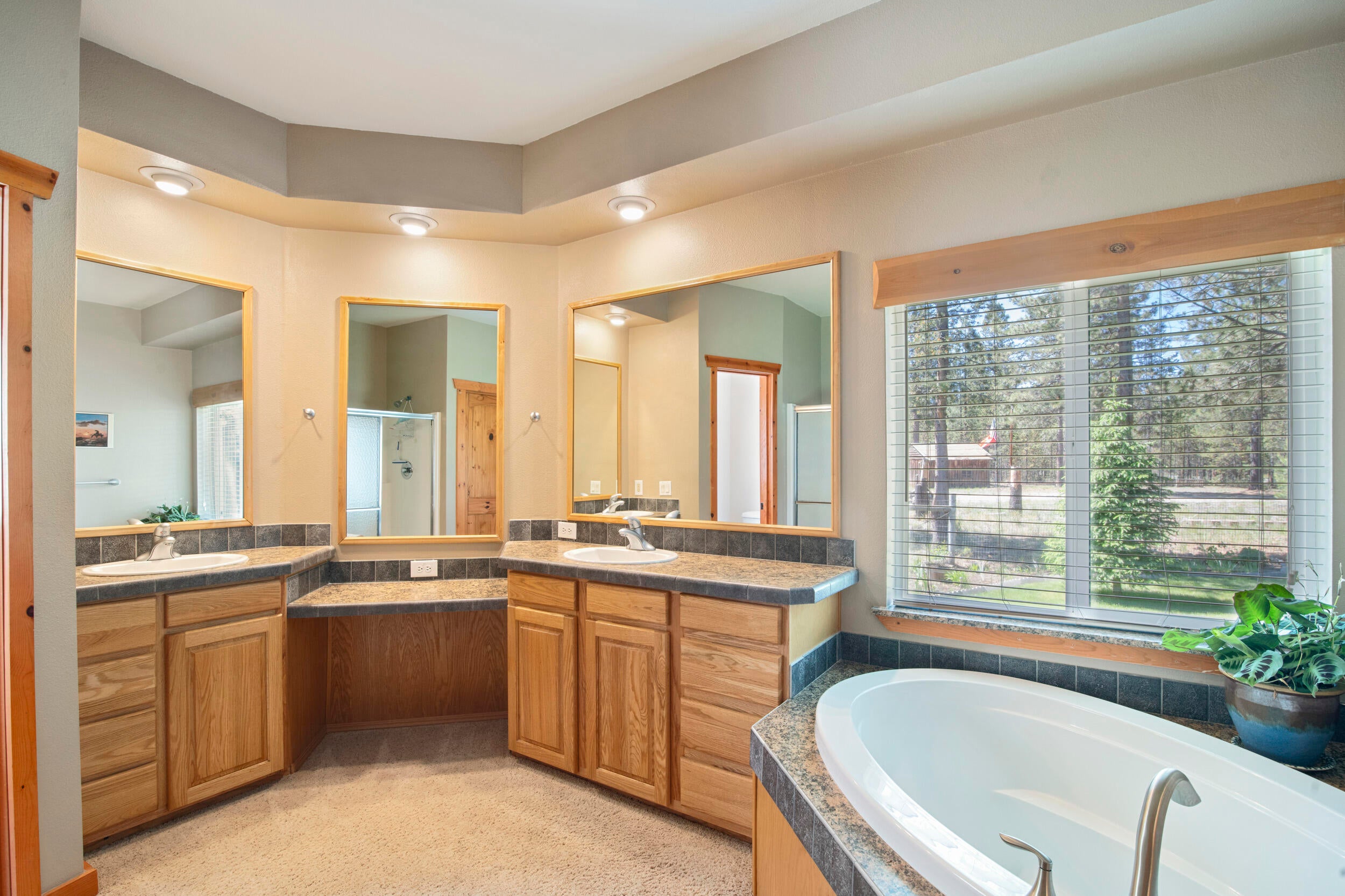 1838 Rector Drive La Pine, OR 97739 - Photo 40 of 69 primary bathroom