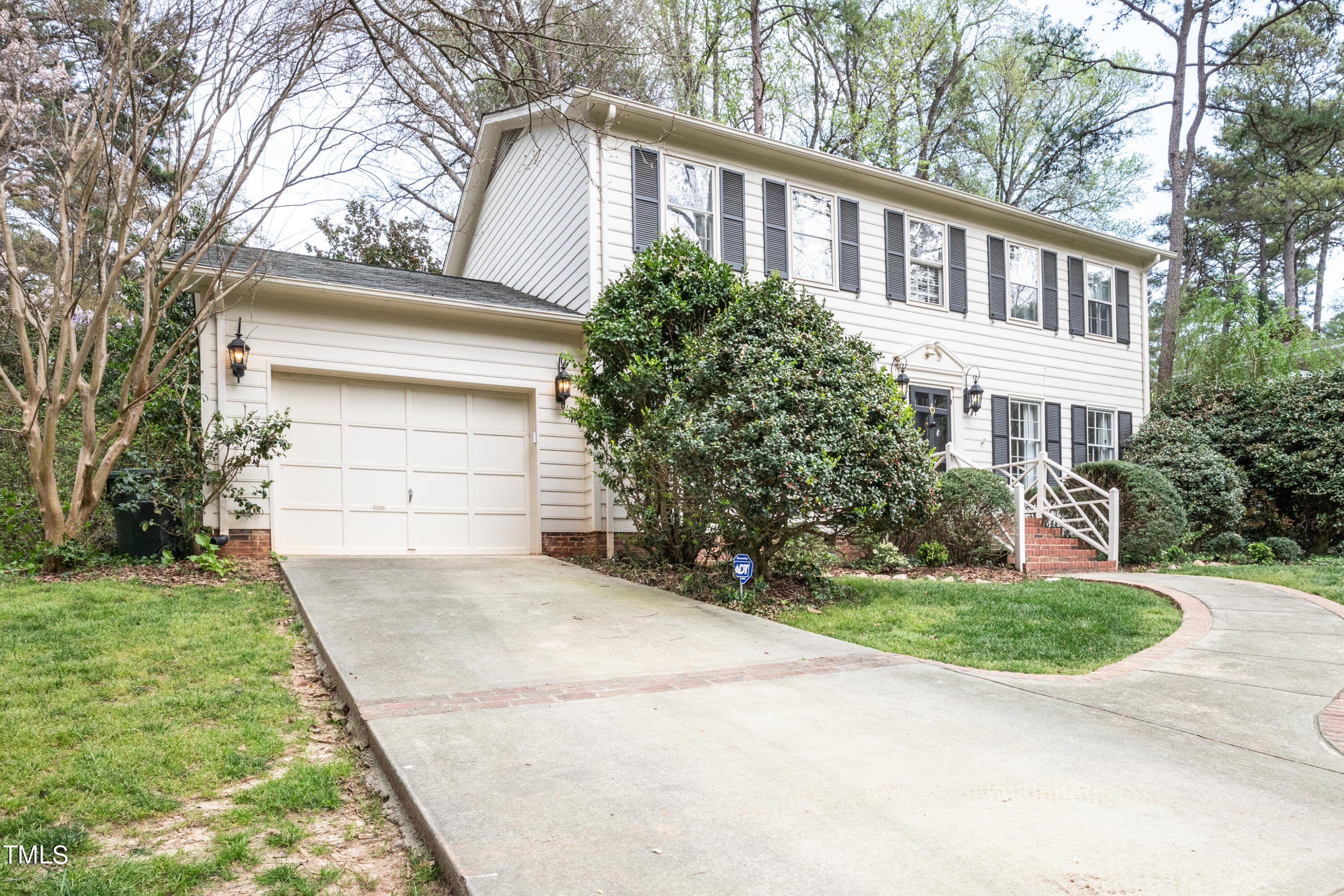 1532 Shadowood Lane Raleigh, NC 27612 - Photo 3 of 33 IMG_2814