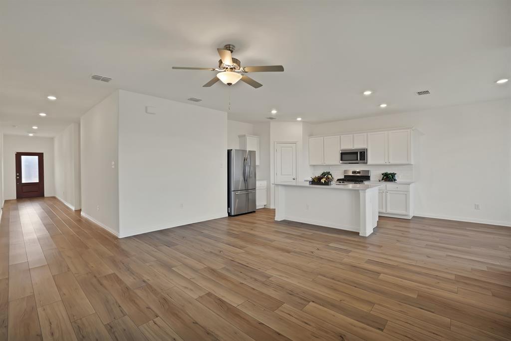 3204 Renaissance Drive Denton, TX 76207 - Photo 7 of 25