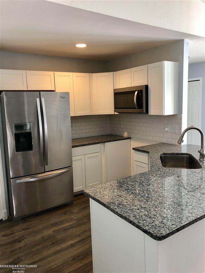 33829 Hooker Road New Baltimore, MI 48047 - Photo 6 of 22 31372239-5.JPG