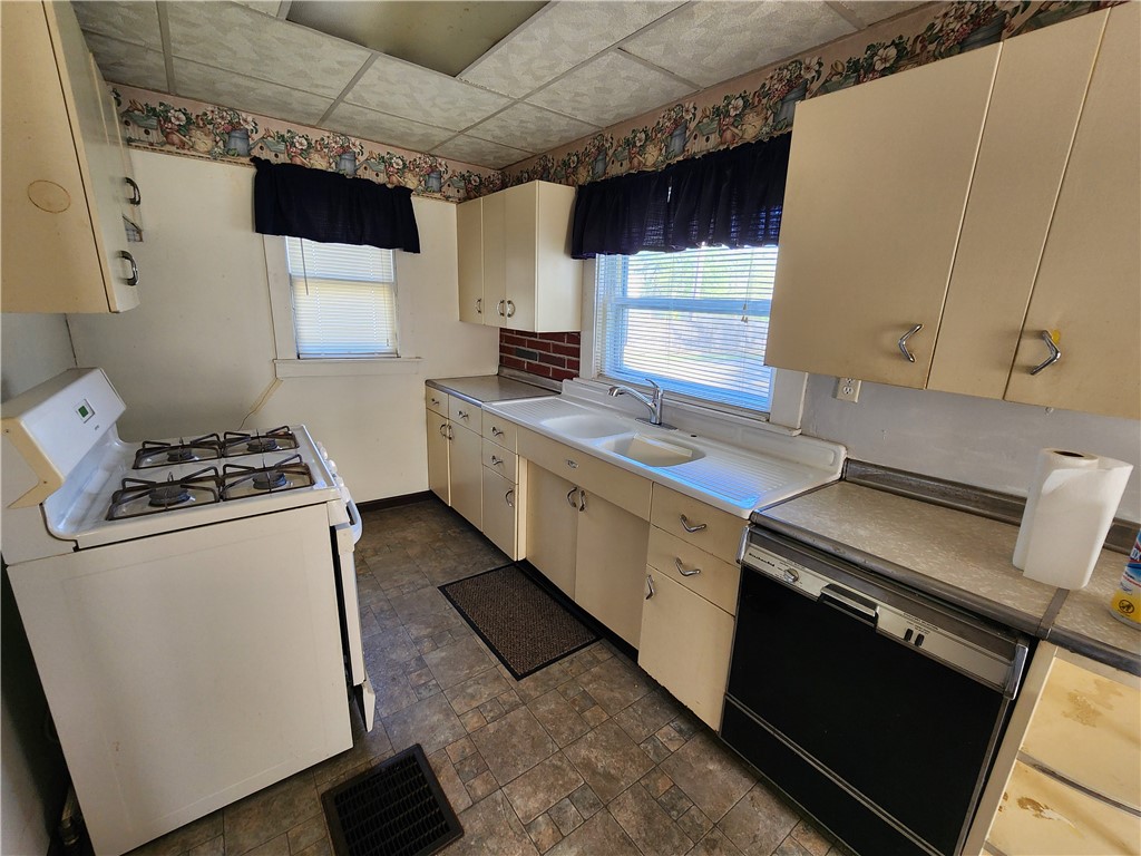 184 North Main Street Perry, NY 14530 - Photo 10 of 22