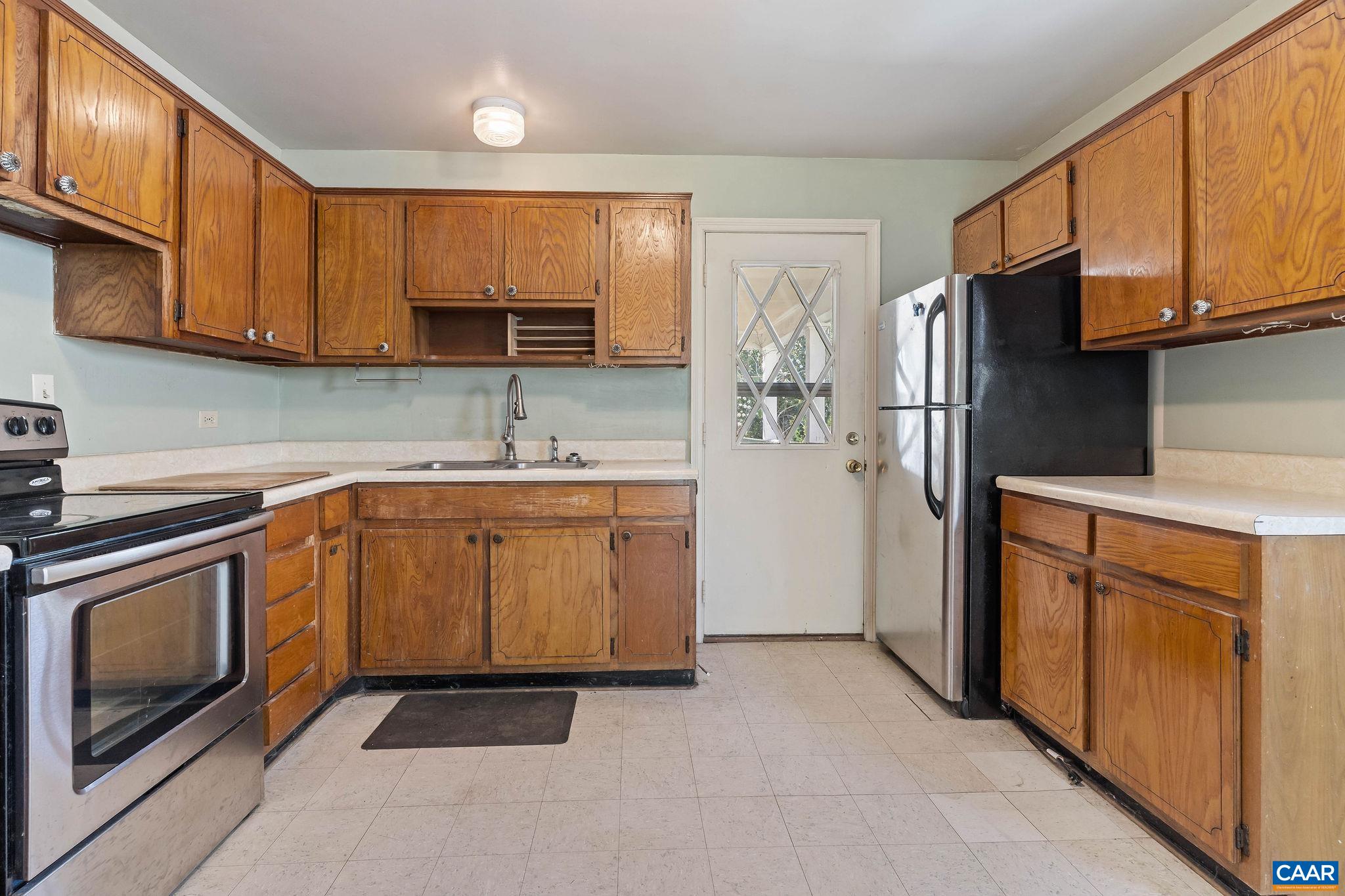 109 Elkhorn Road Charlottesville, VA 22903 - Photo 11 of 38