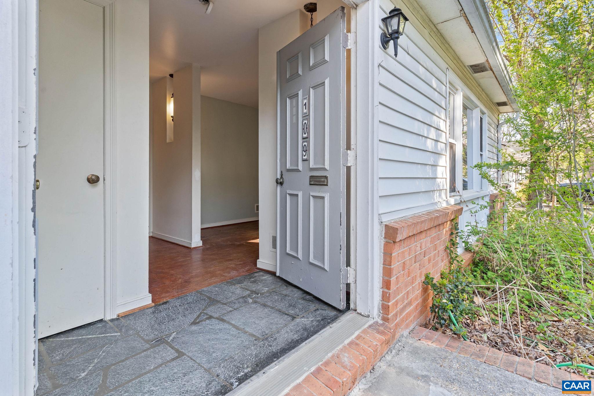 109 Elkhorn Road Charlottesville, VA 22903 - Photo 4 of 38
