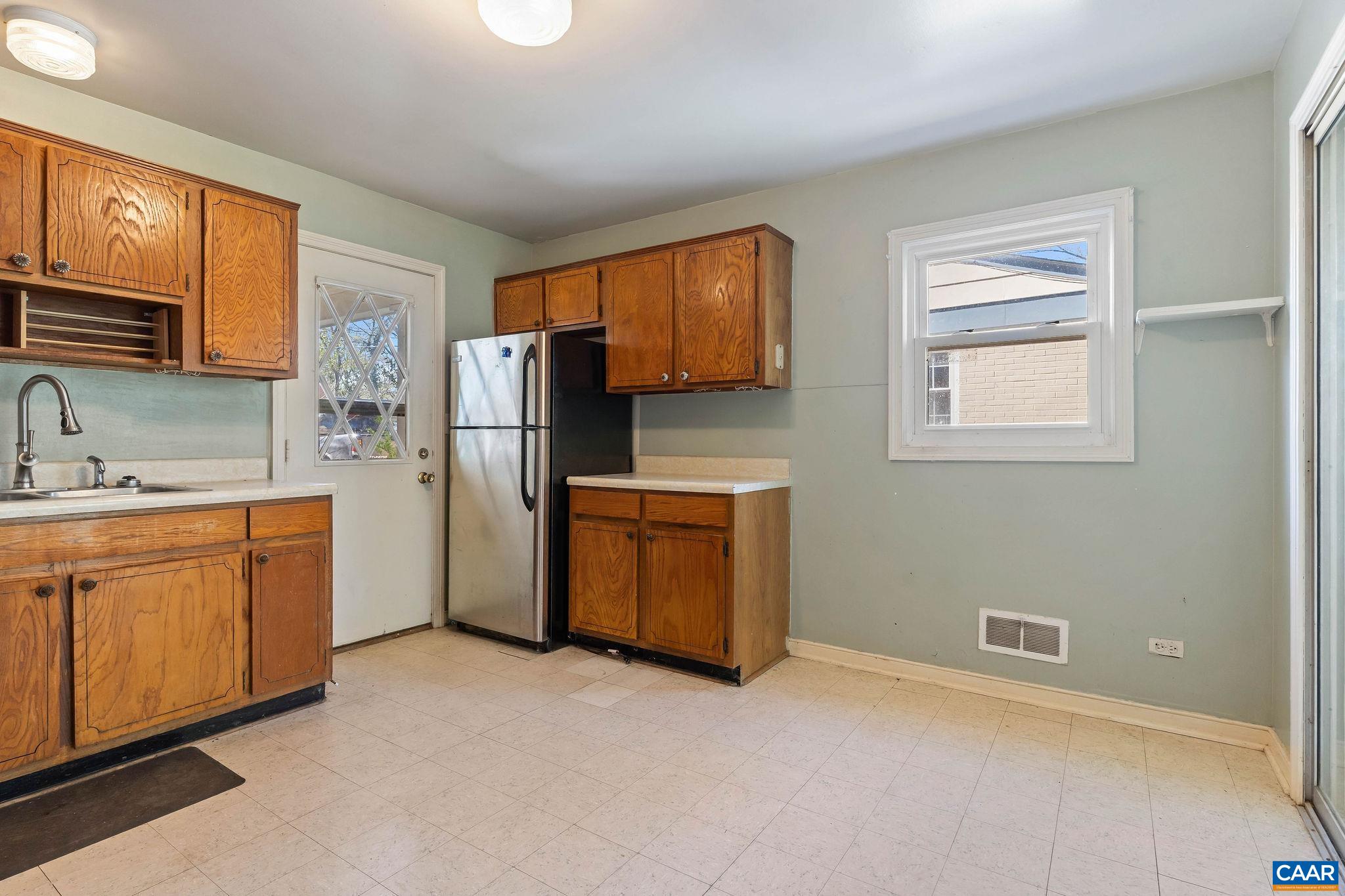109 Elkhorn Road Charlottesville, VA 22903 - Photo 10 of 38