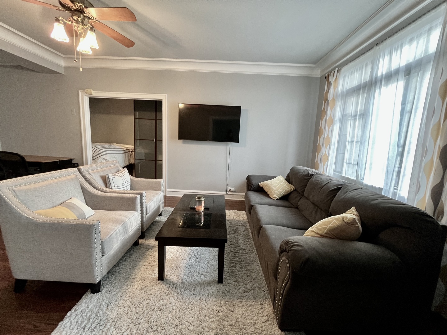 734 Noyes Street, Unit R1 Evanston, IL 60201 - Photo 3 of 20 Gallery Image 3