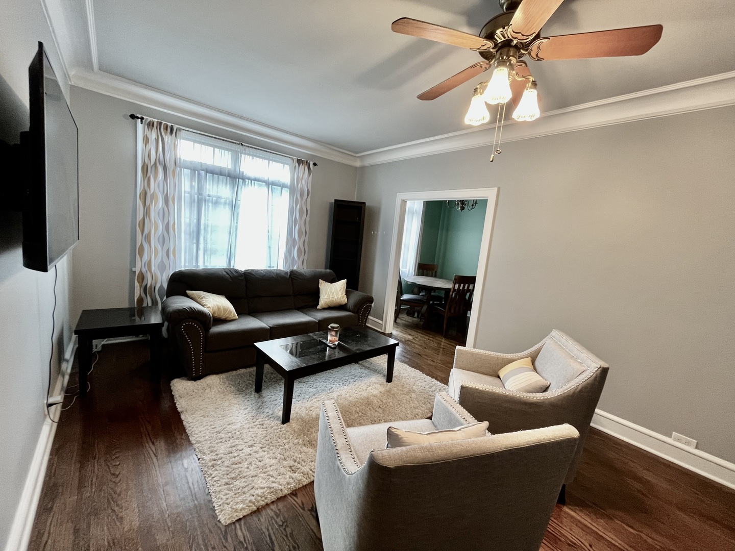 734 Noyes Street, Unit R1 Evanston, IL 60201 - Photo 4 of 20 Gallery Image 4