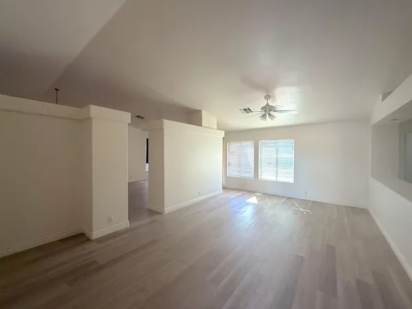 $2,200 | 19858 North 33rd Place, Phoenix, AZ 85050