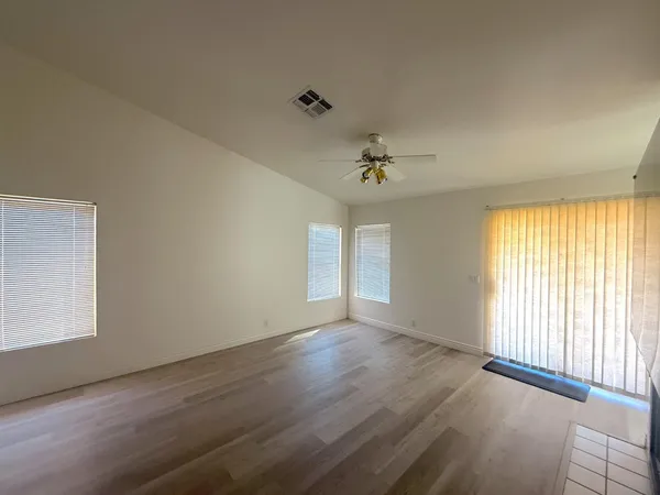 $2,200 | 19858 North 33rd Place, Phoenix, AZ 85050
