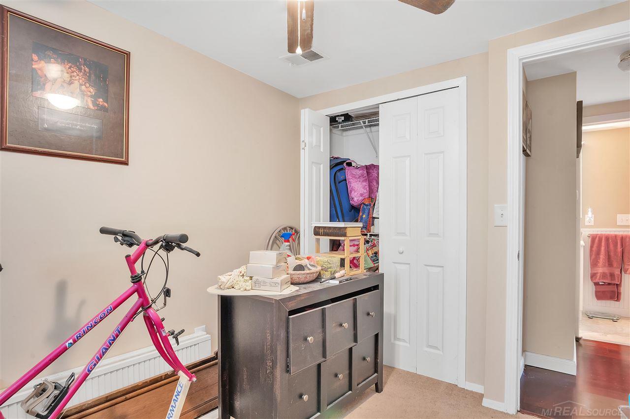 2471 Lindell Road Sterling Heights, MI 48310 - Photo 19 of 31 50082416-19.JPG