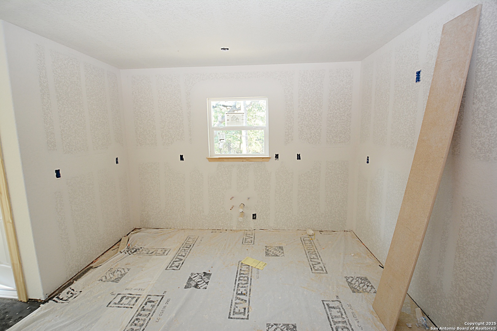 968 High Drive Spring Branch, TX 78070 - Photo 3 of 9 a view of bathroom