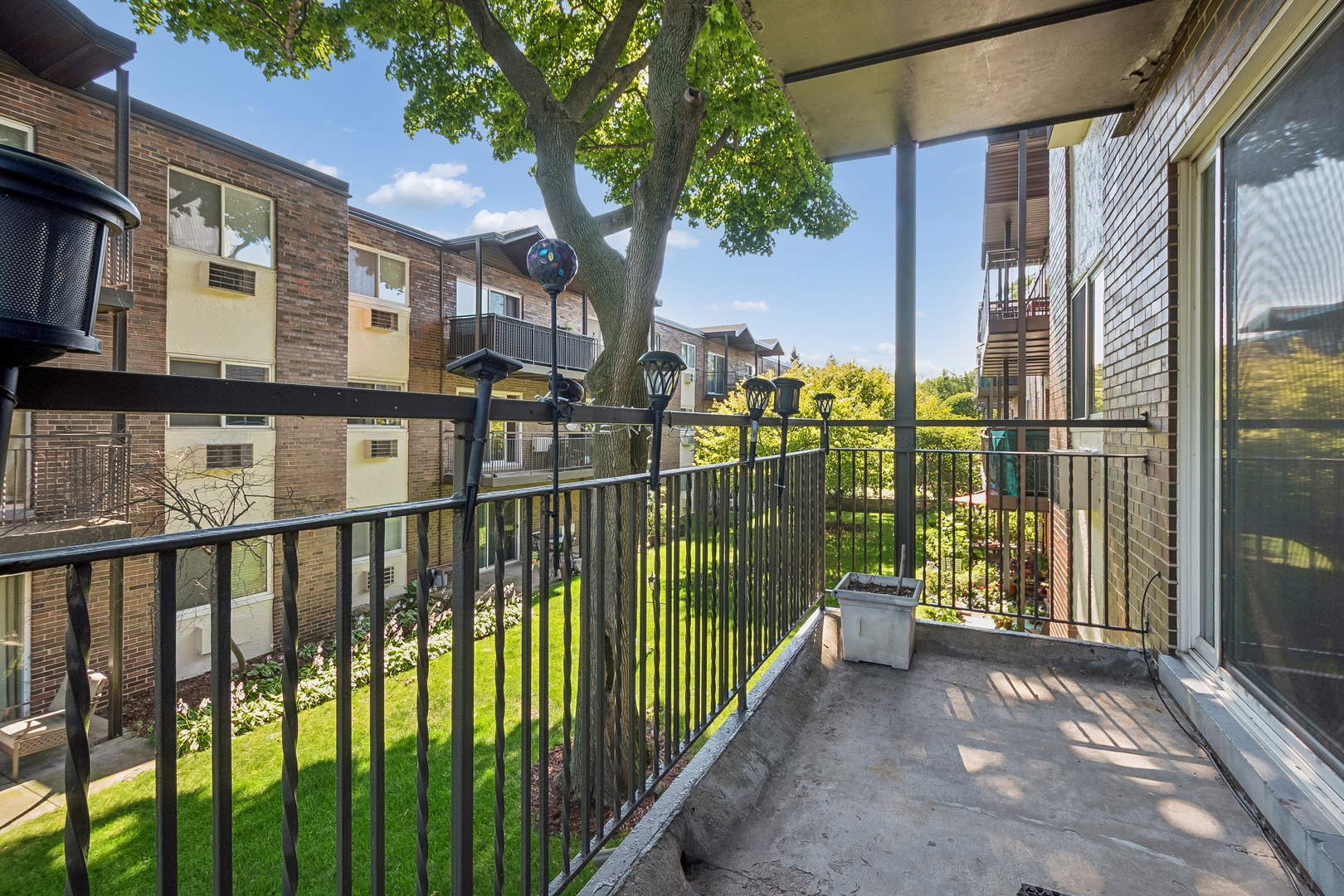 6359 North Ridge Avenue, Unit 206 Chicago, IL 60660 - Photo 12 of 18 Gallery Image 12
