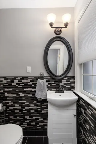 $510,000 | 240 Mc Kinley Avenue, Grosse Pointe, MI 48236