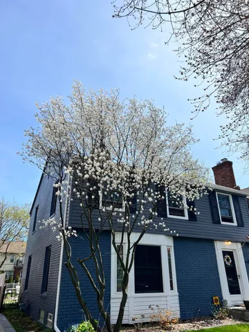 $510,000 | 240 Mc Kinley Avenue, Grosse Pointe, MI 48236