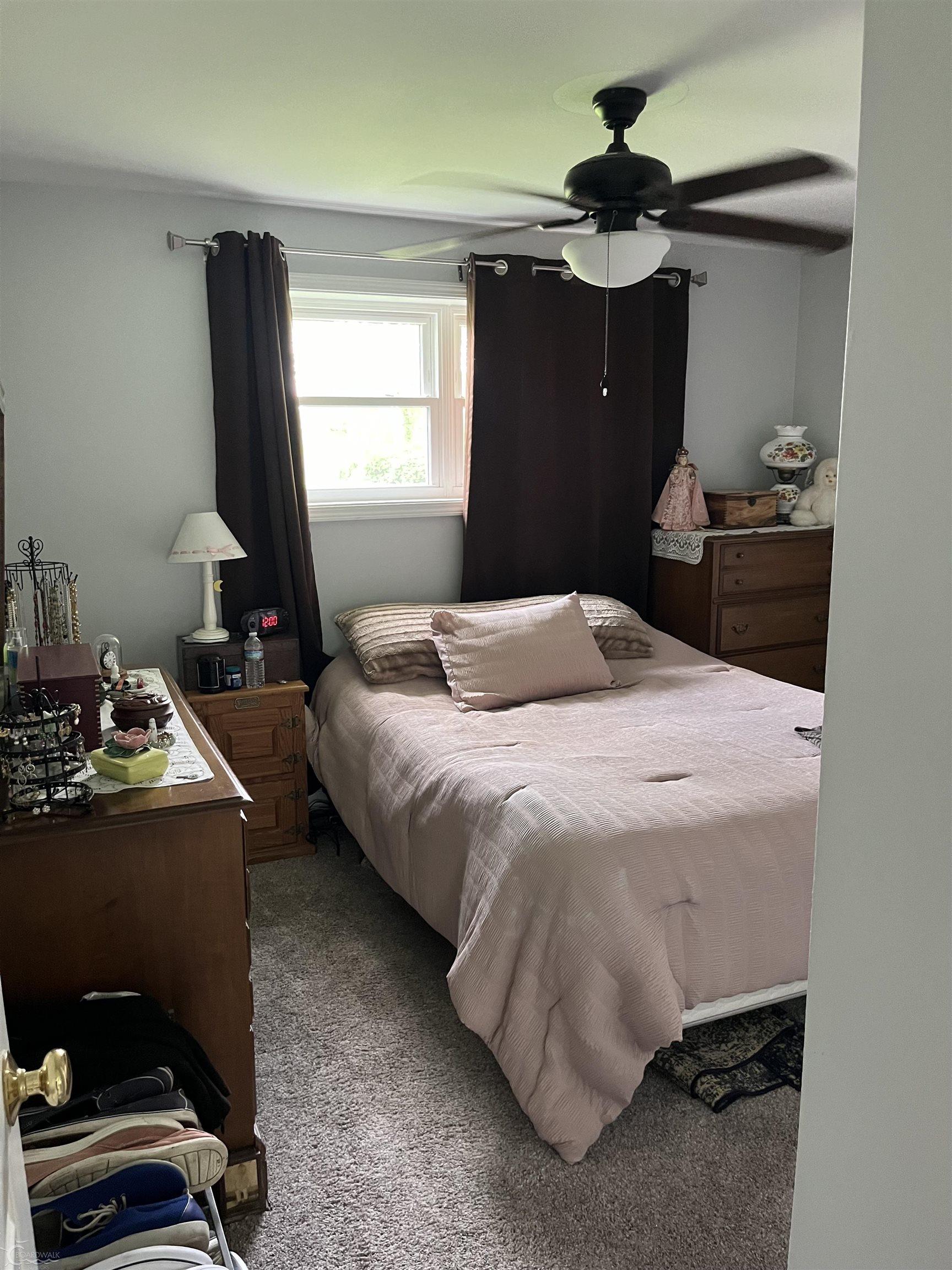 33733 Hooker Road New Baltimore, MI 48047 - Photo 11 of 21 50142872-6d59c0a6-7b34-442a-b2e0-44c583d7b6a2.JPG