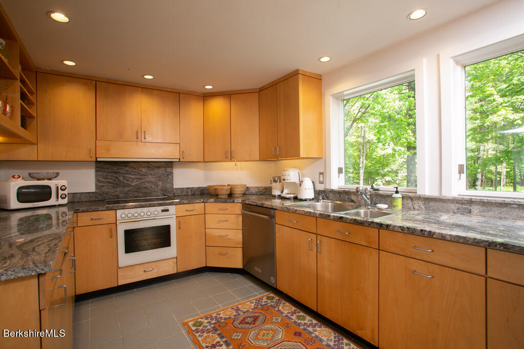 86 West Hill Road Hawley, MA 01339 - Photo 10 of 44 1AAS9A9200